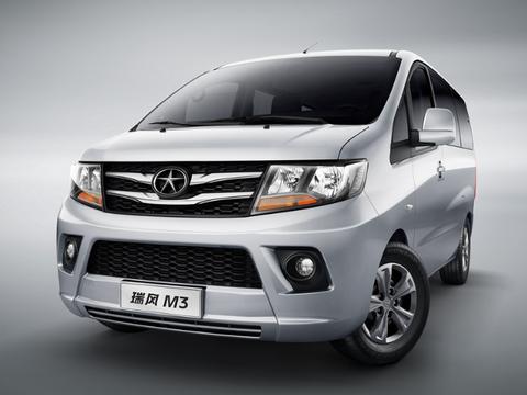 5万就能买的MPV有多好看？网友：俗一点就是它停在那就发光