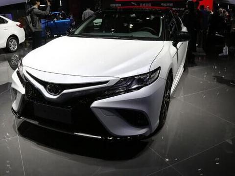 丰田又一次要称王，这车刚上市就破万，16万“帕萨特”迈腾怕不怕