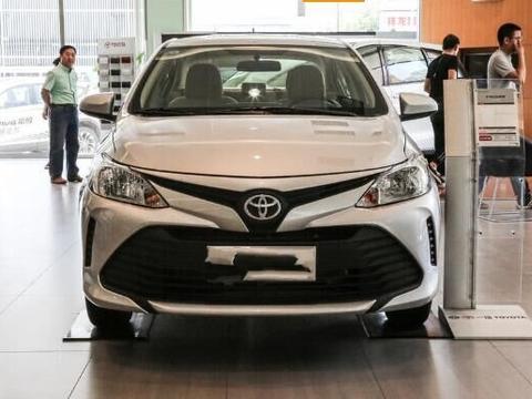 丰田小号“凯美瑞”，油耗5L配CVT，仅6万，比“捷达”朗逸厚道