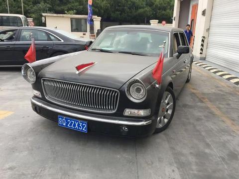 红旗L5半价拍卖，成交价不如初售价，网友看内饰就像十多万的车