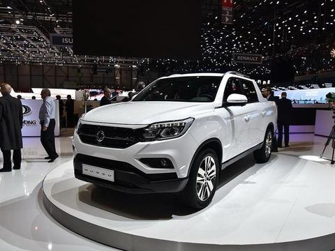 长近5米1，能装1吨货，远看还挺帅，近看是这品牌，再好也不买！