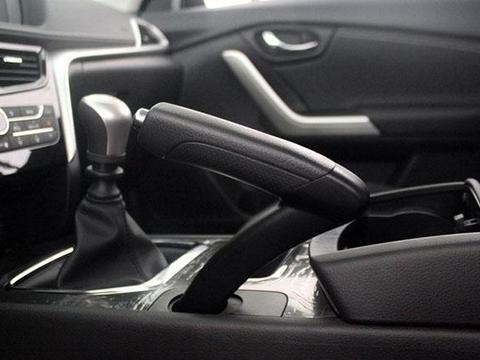 买哈弗H6不如看它，碰撞测试得分最高，才10万，明眼人当是