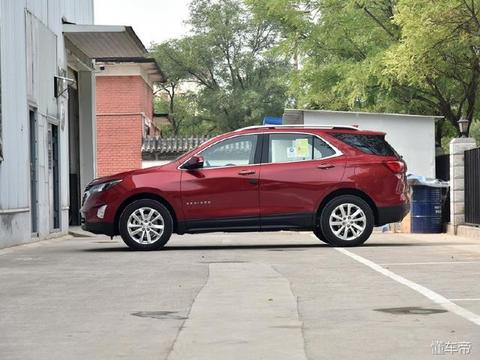 这款SUV去年被途观摁在地上摩擦，今天狂降4万，途观着急了！