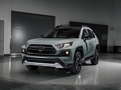 全新丰田RAV4发布，颜值不输途观，配2.5L混动+四驱！
