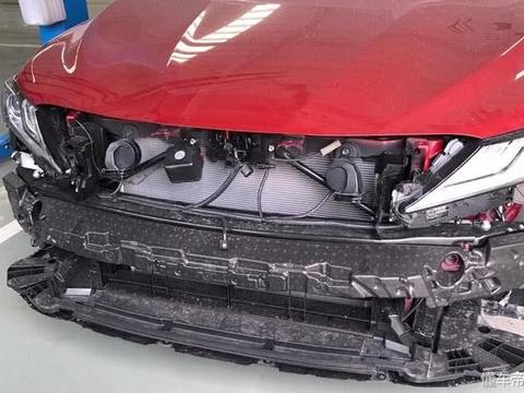 现场拆了一台18款凯美瑞顶配，才明白丰田车主们为什么边骂边买