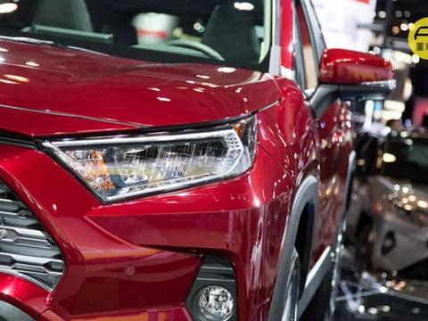 丰田新 RAV4 发布，外观不丰田，车里很丰田 | 纽约现场
