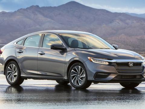 本田新黑科技轿跑，卖15万油耗不到3L，大众丰田全头疼了
