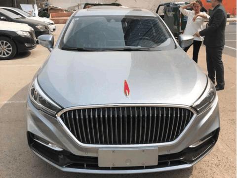 全国首位红旗H5女车主诞生,  说这车开出去档次比奔驰宝马高太多