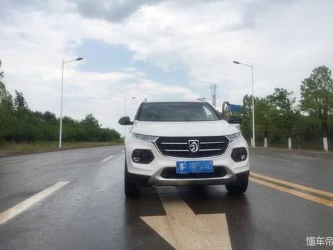 油耗3毛，顶配不到8万，1月拿下58006辆，找不到不买理由！