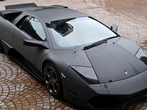 那些让你暴露年龄的球星，他们开什么车？