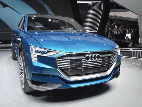 奥迪纯电SUV颜值秒杀特斯拉，科技感同级无对手50万谁还买Macan