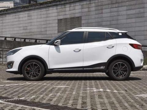 模仿无止境，众泰魔爪伸向国产自主，8万配置无天窗难敌宝骏510