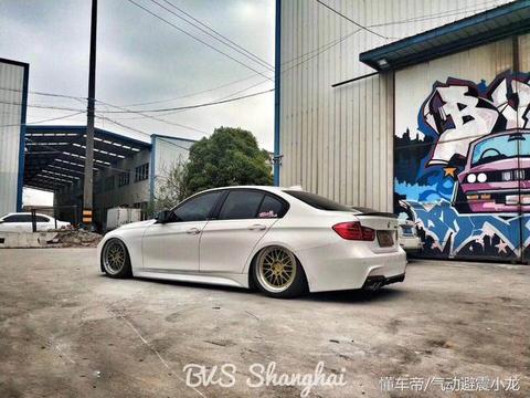 又一台宝马3系改装空气悬挂玩低趴 完工效果不知道车主是否满意