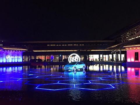 别克之夜阵仗大，推两款新能源车找存在感！