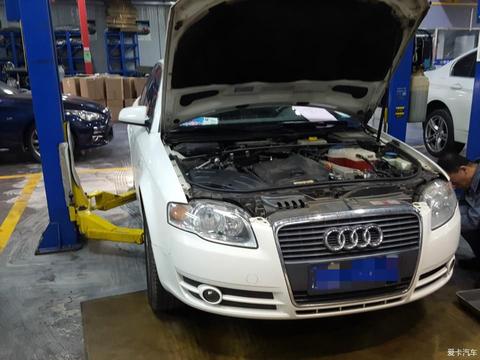 奥迪A4底盘异响更换下支臂下弯臂！