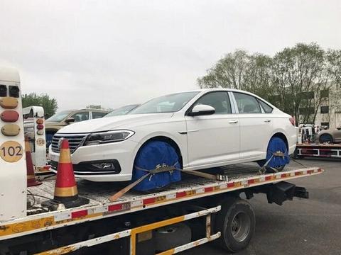 朗逸PLUS最新实拍多图，新车已到达北京车展展台，帅得一塌糊涂