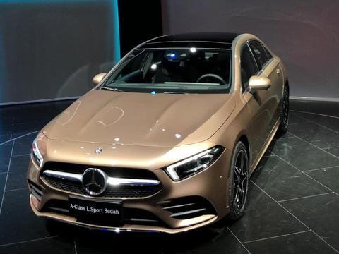 一款专为中国打造的特供豪车,配20寸中控大屏, 卖20万档次完胜3系