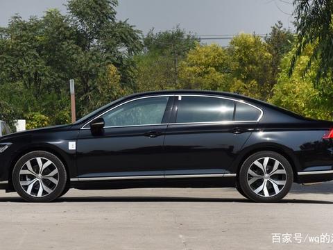 它媲美波音787，是中型家轿的标杆车型，但是车友纠结在排量上！