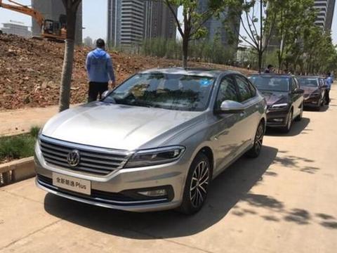 路遇朗逸Plus，四种配色帅气十足，不知你喜欢哪款?