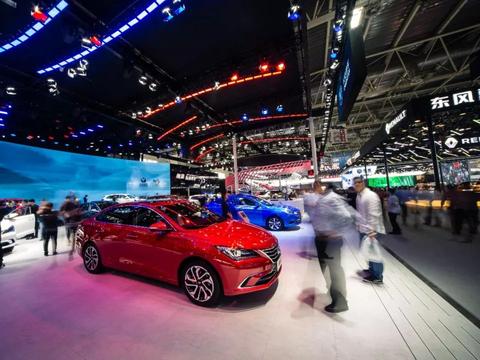 选智能化中级轿车 第二代逸动和帝豪GL谁更值得买？