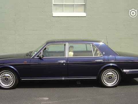 远处看上去还以为是一辆“桑塔纳”,近看才知道自己根本买不起!