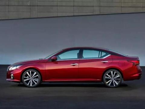 这款B级车跳票吊足胃口，又要在十代雅阁和新凯美瑞之间纠结了？