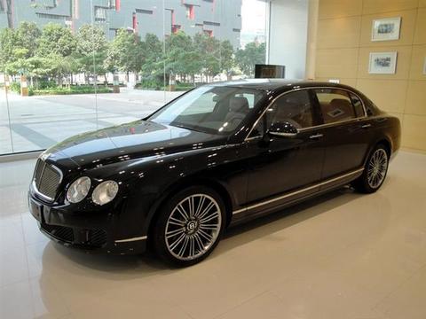 北京销售18款宾利飞驰V8S 熏黑的元素 运动的风格