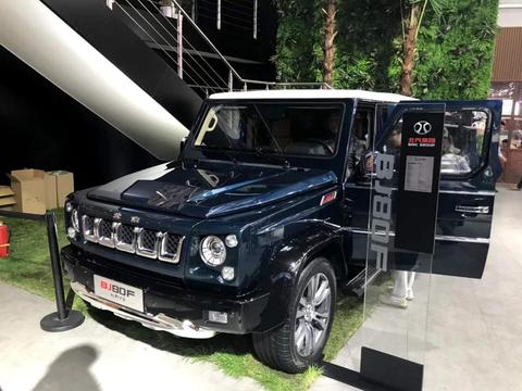 北京车展首发的防弹车 AK扫射80余发啥事没有？