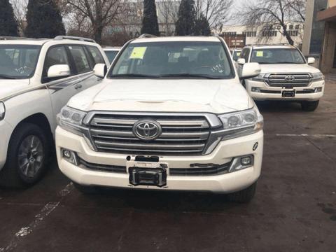 中东版丰田兰德酷路泽4000采用了低速巡航驾驶辅助系统技术