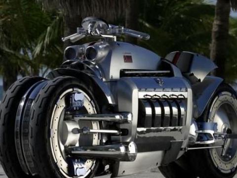 福州一富二代，嫌开迈凯伦太堵，一着急就花430万买了辆摩托车！