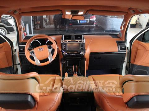 丰田霸道改装真皮内饰、真皮座椅，鹿皮顶棚