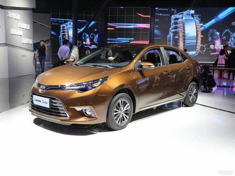 那辆涡轮86进了城广汽丰田雷凌