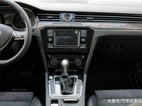 小姨刚买了起亚K2, 试驾了我这部新车后, 果断回去退了!