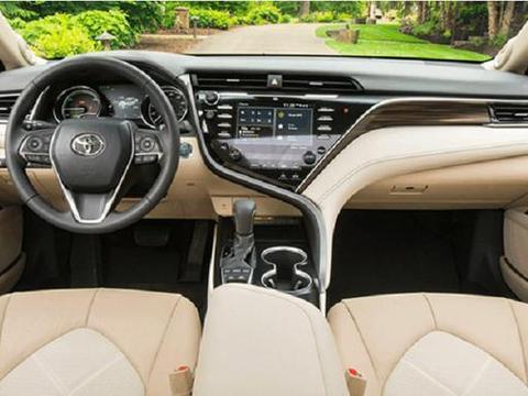 曾和帕萨特迈腾做竞争, 如今该款卖16万争当家轿王, 雅阁沸腾了