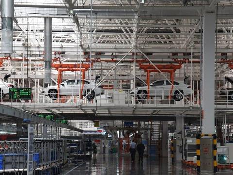 全国首辆一汽大众换代宝来正式下线, 乞丐版还配“大屏”收音机