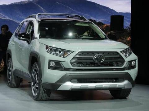 丰田这次发飙了, 全新RAV4高调来袭, 18万有百万豪车范
