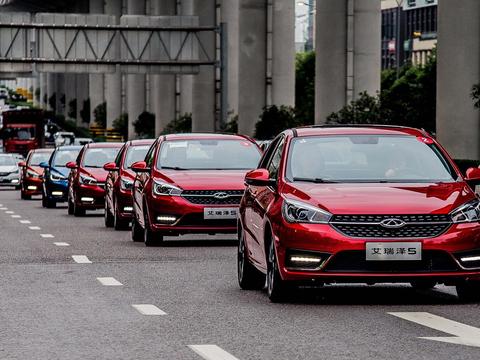 洪崖洞吃火锅、川美院看涂鸦，网红试驾会了解一下！