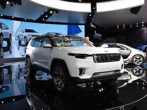JEEP铁了心扳倒汉兰达，新车配四驱+9AT，不足25万，比途昂厚道