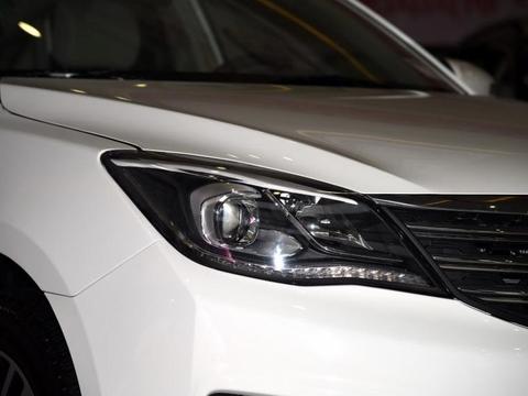 卖6.67万起, 配140马力动力, 这款东风家轿车, 真是超划算