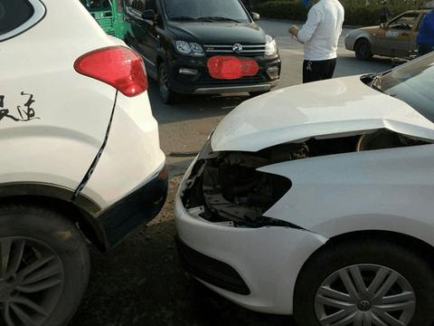 大众POLO追尾国产奇瑞SUV不是质量不好 底盘高低是硬伤