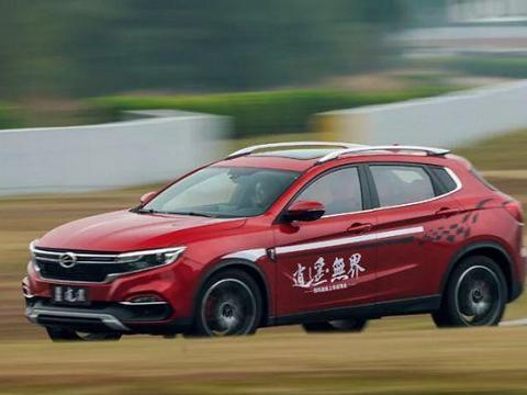 全新跨界SUV，颜值不输宝马X6，配8寸大屏幕，仅售10万