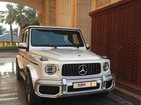 恭喜中东土豪全球首提全新奔驰G63 AMG：车牌比车更亮眼！