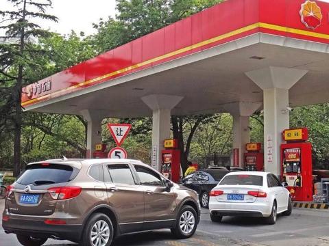 汽车加油到底加92号还是95号？只讲最后一遍，以后别再问了！