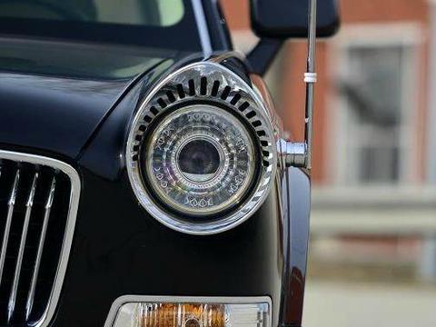 老板刚提一辆迈巴赫后悔，这车有钱不一定能买到上路没人敢查