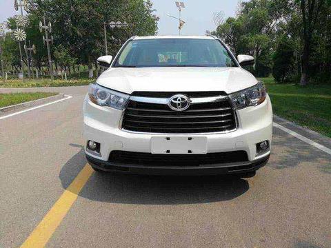 车管所来辆汉兰达年审，被扣3分罚200，车主：我这车40万！