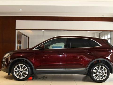 林肯终于不再倔强，直降25万，路虎也被瞬间倾倒