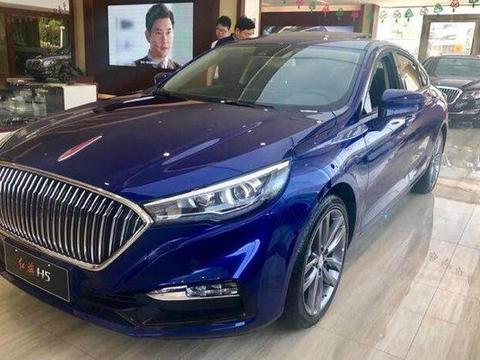 全国首台金葵花版红旗H5提车，外形超帅，路上的回头率太高！