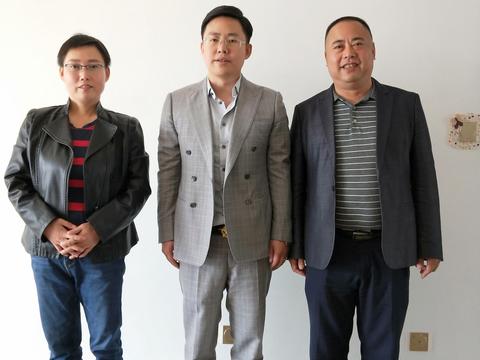 陕西顺泰集团董事长王学林会见西安新磐基置业公司董事长谢洪波