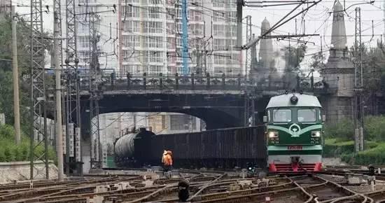 复道行空 不霁何虹丨91载风雨不变 一个月后它