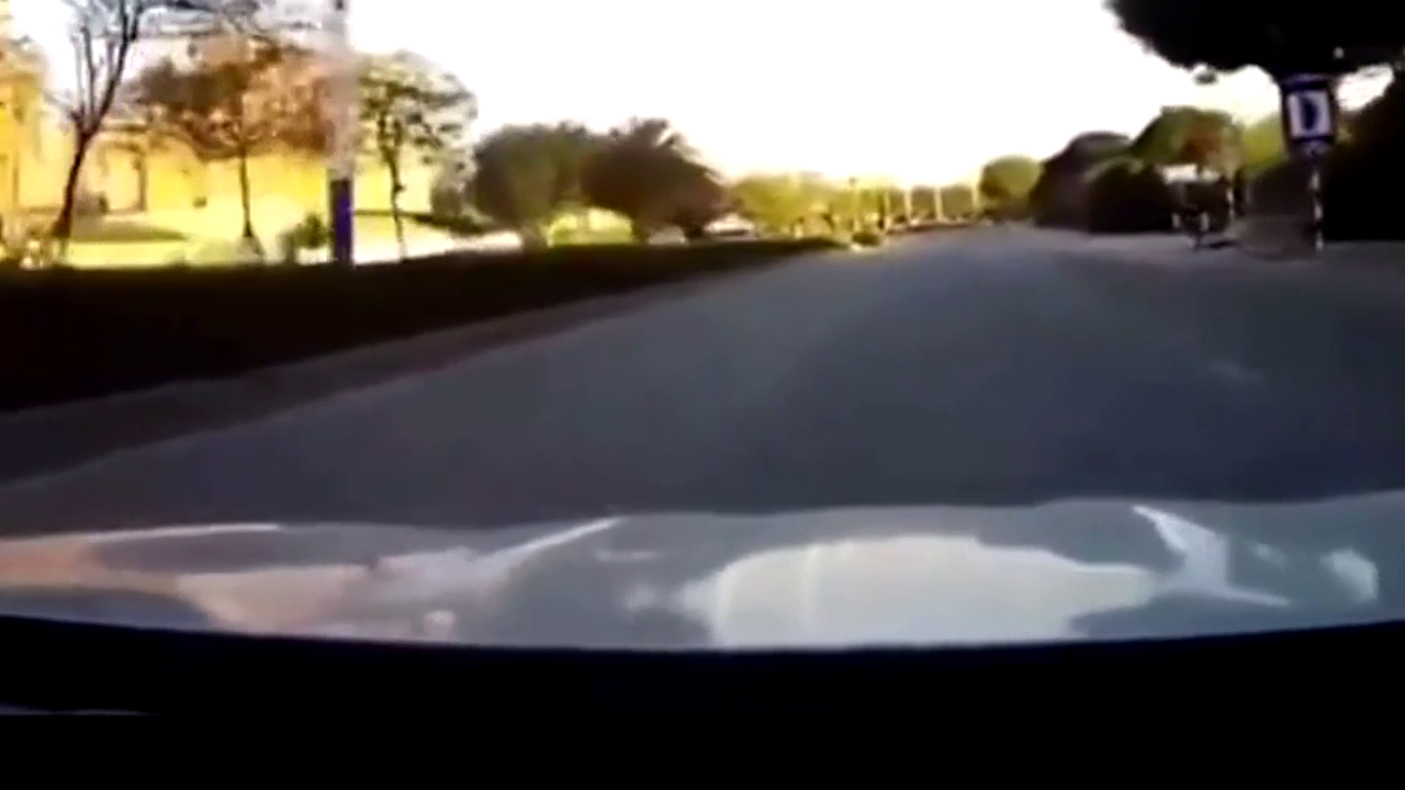 真厉害，电动车女司机进逢就钻完全不给我踩刹车的机会